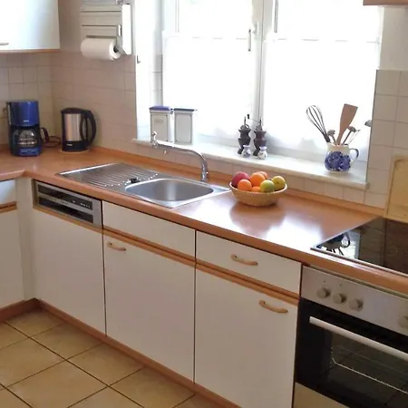 Schueler Mit Terrasse Und Garten Apartment Zinnowitz